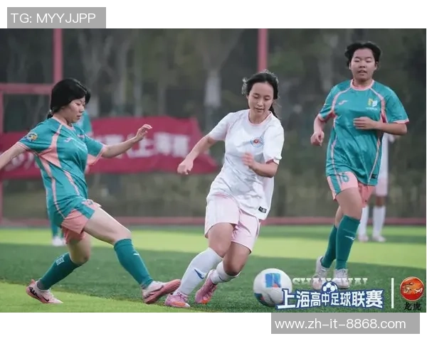足球靓女展现风采与实力的完美结合引领女性运动新潮流